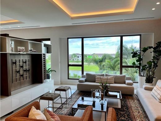 Piso / Apartamento en Juan Díaz, Distrito de Antón