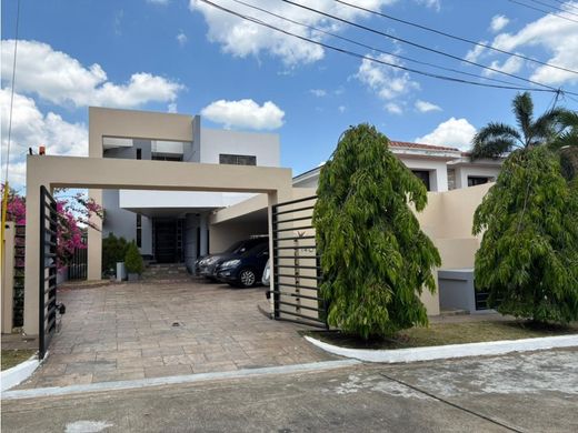 Luxury home in San Miguelito, Distrito San Miguelito