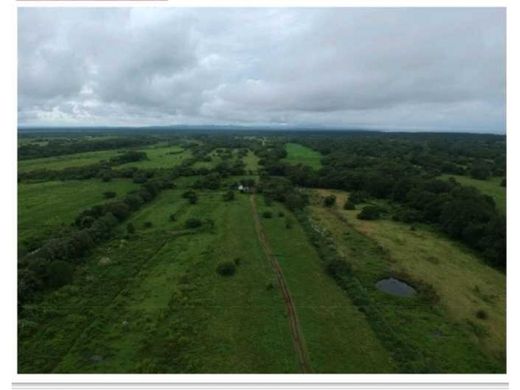 Santa Catalina, Distrito de Sonáのカントリー風またはファームハウス