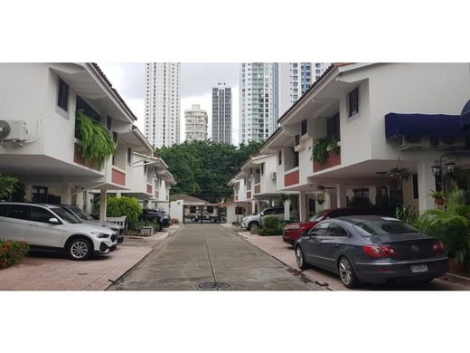 Duplex in San Francisco, Distrito de San Francisco