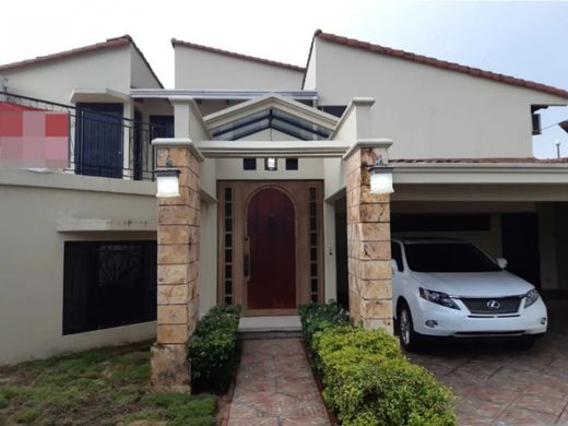 호화 저택 / El Dorado, Distrito de Panamá