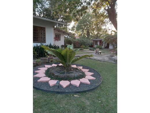 Элитный дом, Antón, Distrito de Antón