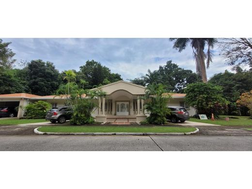 Luxury home in Albrook, Distrito de Panamá