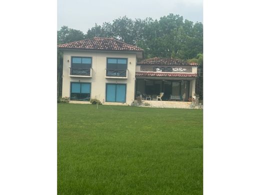 Casa de lujo en Río Hato, Distrito de Antón