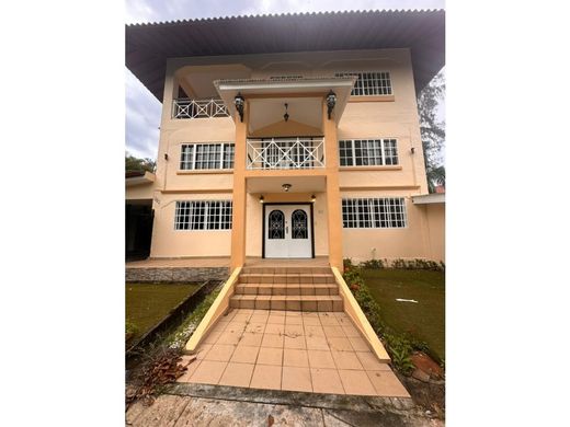 Casa di lusso a Albrook, Distrito de Panamá
