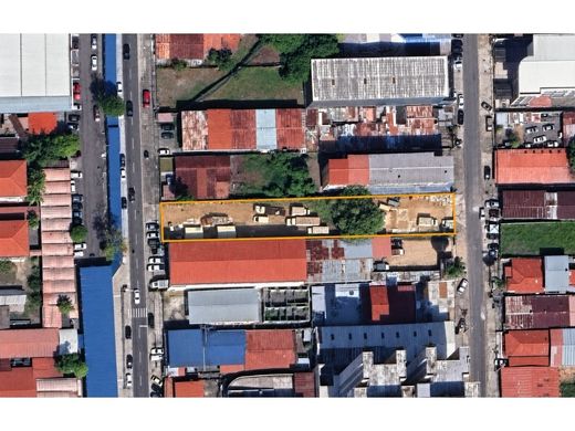 Land in Parque Lefevre, Distrito de Panamá