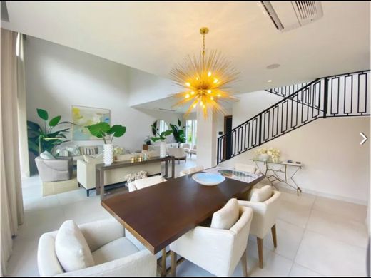 Πολυτελή κατοικία σε Juan Díaz, Distrito de Antón