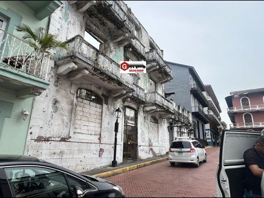 パナマシティ, Distrito de Panamáの土地