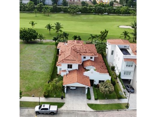 Luxus-Haus in Juan Díaz, Distrito de Antón