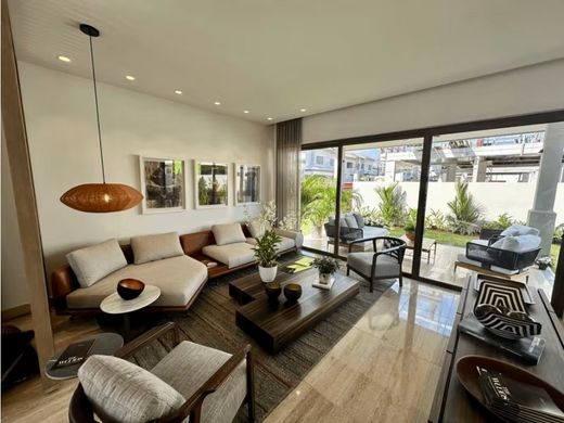 Luxury home in Juan Díaz, Distrito de Antón