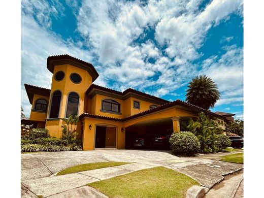 호화 저택 / Juan Díaz, Distrito de Antón