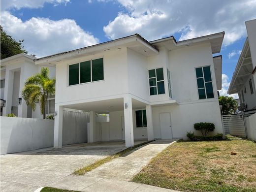 Luxury home in San Miguelito, Distrito San Miguelito