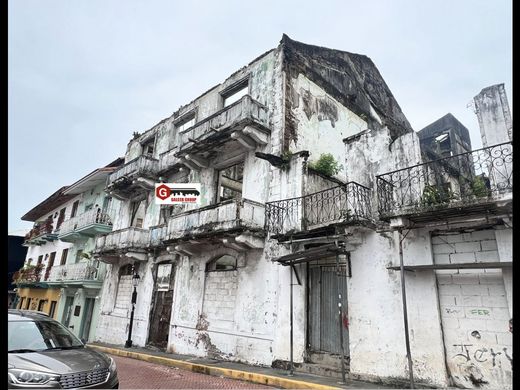 パナマシティ, Distrito de Panamáの土地
