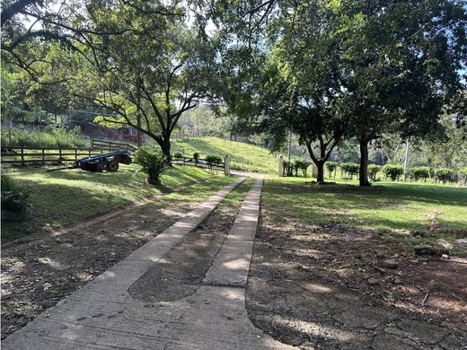 Ρουστίκ ή αγροικία σε Capira, Distrito de Capira