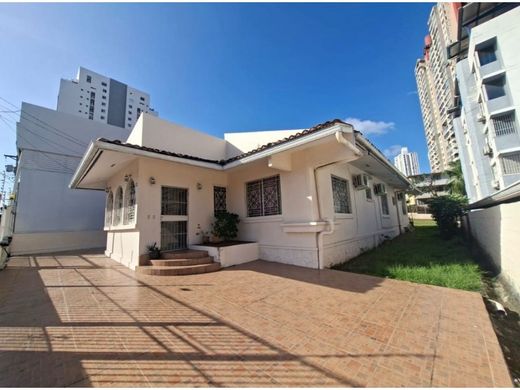 Luxury home in Parque Lefevre, Distrito de Panamá