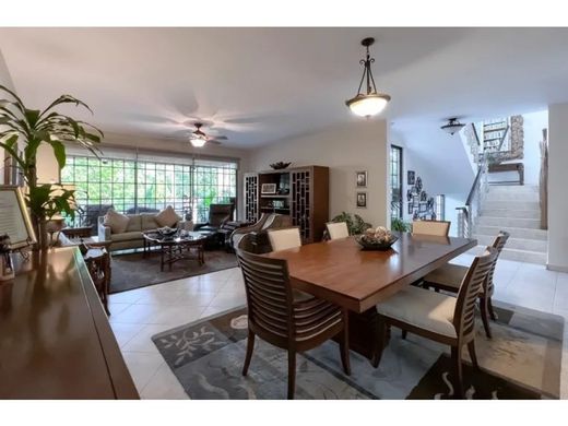 パナマシティ, Distrito de Panamáの高級住宅