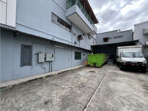 Residential complexes in Juan Díaz, Distrito de Antón