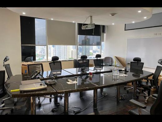 Ofis Bella Vista, Distrito de Donoso