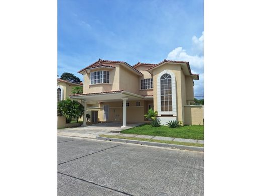 Casa di lusso a Albrook, Distrito de Panamá