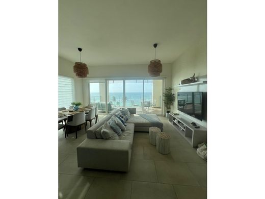 Daire María Chiquita, Distrito de Portobelo