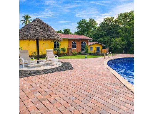 Farmhouse in Santa Clara, Distrito de Antón