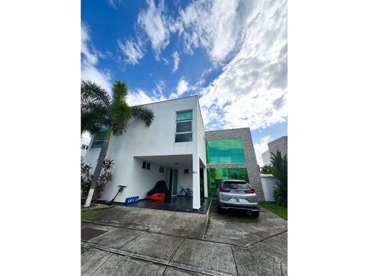 Luxury home in Juan Díaz, Distrito de Antón