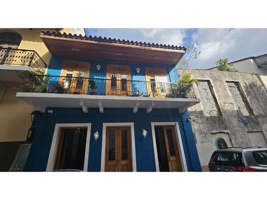 Residential complexes in Panama City, Distrito de Panamá