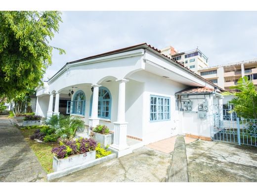 Casa de lujo en Bella Vista, Distrito de Donoso