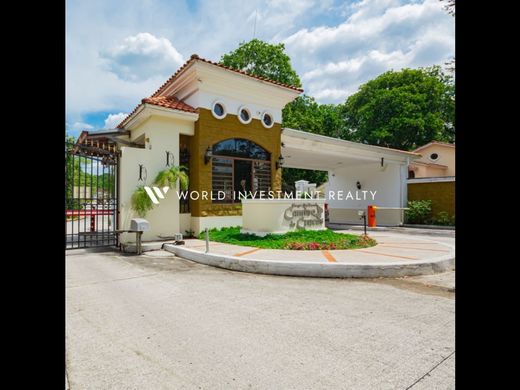 Casa di lusso a Albrook, Distrito de Panamá