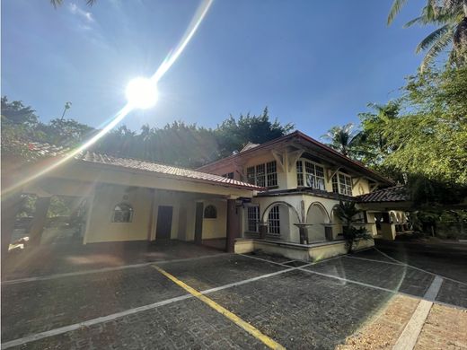 منزل ريفي ﻓﻲ Panamá, Distrito de Panamá
