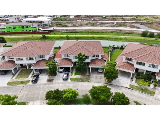 Πολυτελή κατοικία σε Juan Díaz, Distrito de Antón