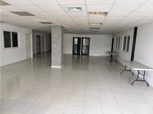 Bureau à El Dorado, Distrito de Panamá