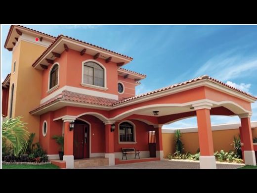 호화 저택 / Juan Díaz, Distrito de Antón