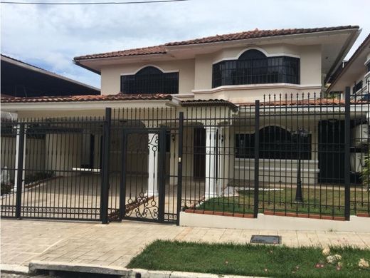 パナマシティ, Distrito de Panamáの高級住宅