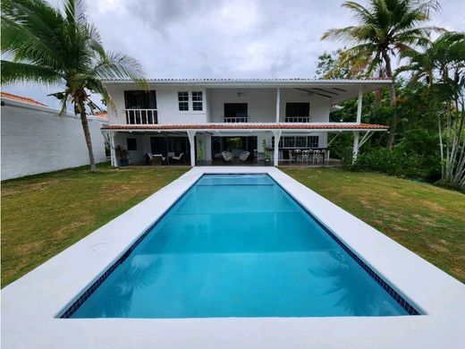 Luxury home in San Carlos, Distrito de San Carlos