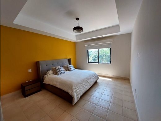 Lüks ev Antón, Distrito de Antón