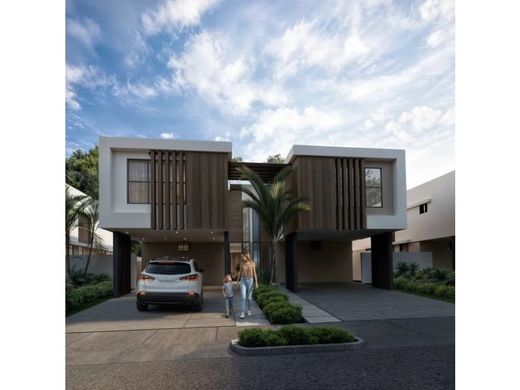 Casa di lusso a Albrook, Distrito de Panamá