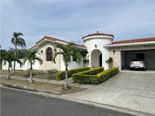 Luxury home in San Carlos, Distrito de San Carlos