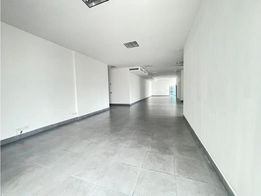Ofis Bella Vista, Distrito de Donoso