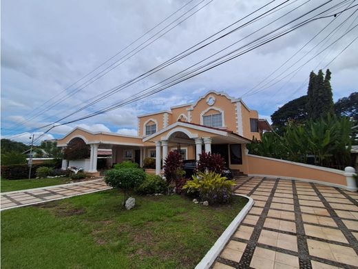 Luxury home in David, Distrito de David