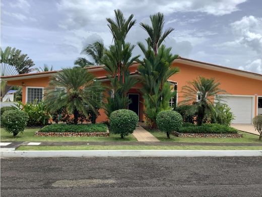 Luxury home in María Chiquita, Distrito de Portobelo