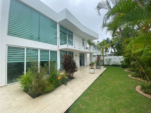 Πολυτελή κατοικία σε Juan Díaz, Distrito de Antón