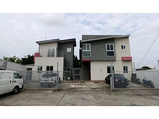 듀플렉스 / Parque Lefevre, Distrito de Panamá