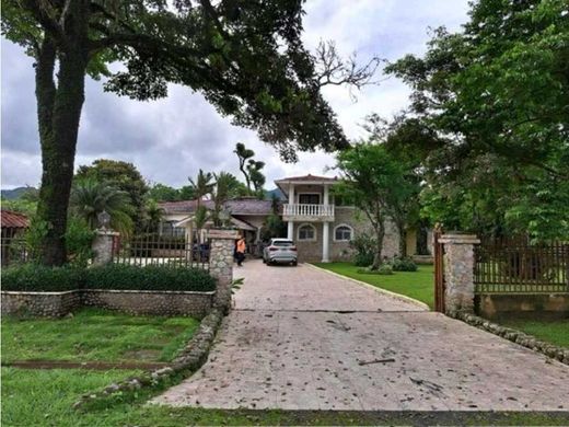 Luxus-Haus in El Valle, Distrito de Natá