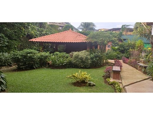 Casa de luxo - Bella Vista, Distrito de Donoso