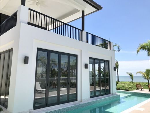 Luxury home in Buenaventura, Distrito de Portobelo