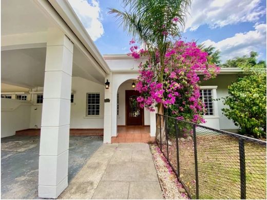 Casa di lusso a Albrook, Distrito de Panamá