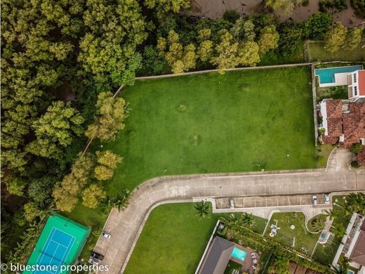 Land in Juan Díaz, Distrito de Antón