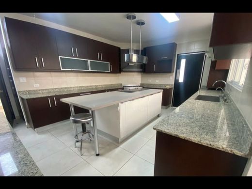 パナマシティ, Distrito de Panamáの高級住宅