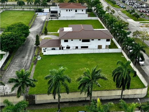 Grundstück in Juan Díaz, Distrito de Antón